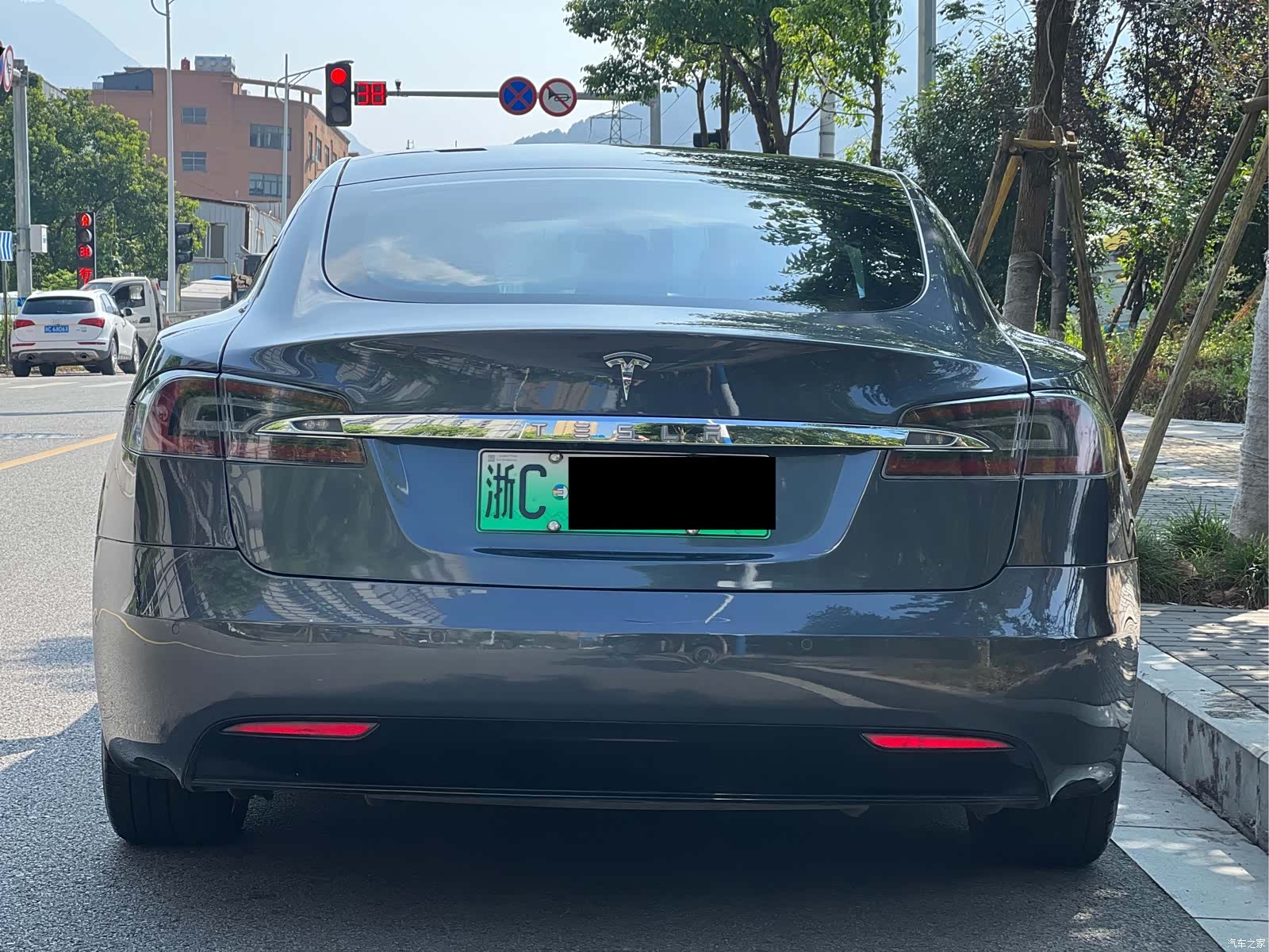 Tesla Model S, 2019 4