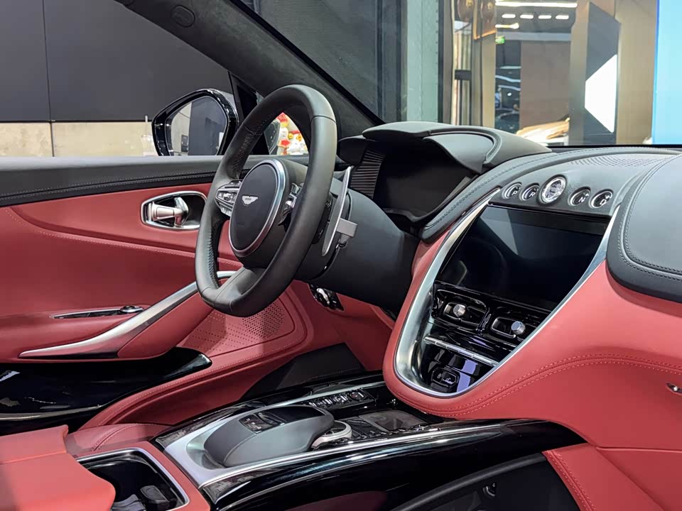 Aston Martin DBX Aston Martin DBX