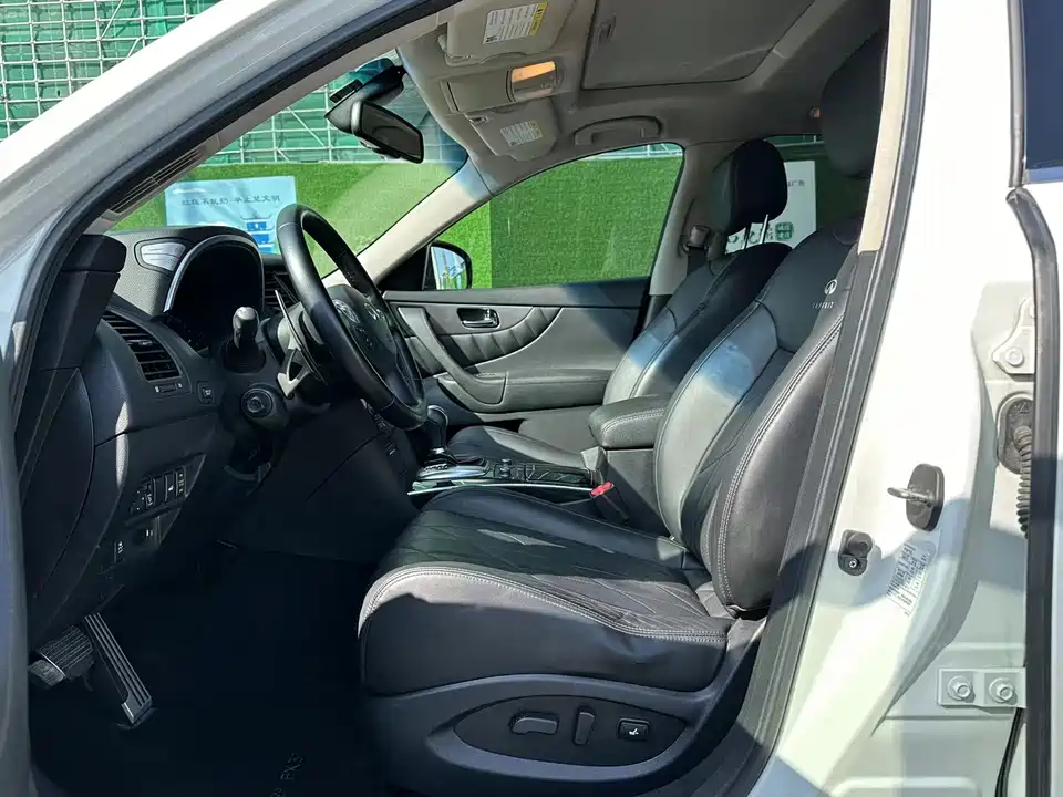 Infiniti QX70 Infiniti QX70