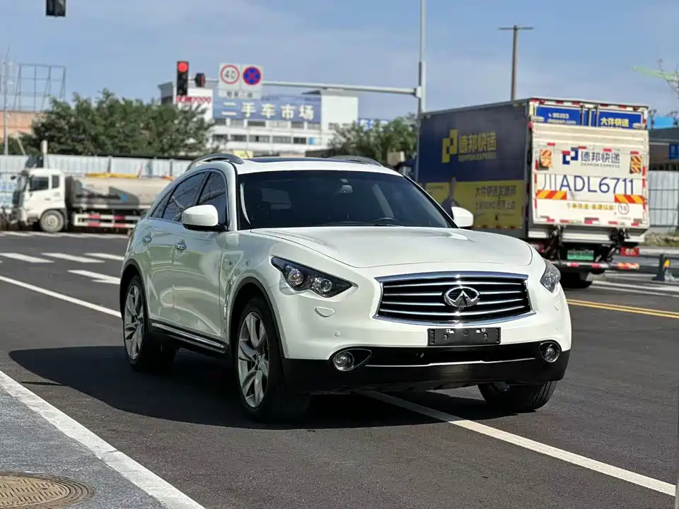 Infiniti QX70 Infiniti QX70
