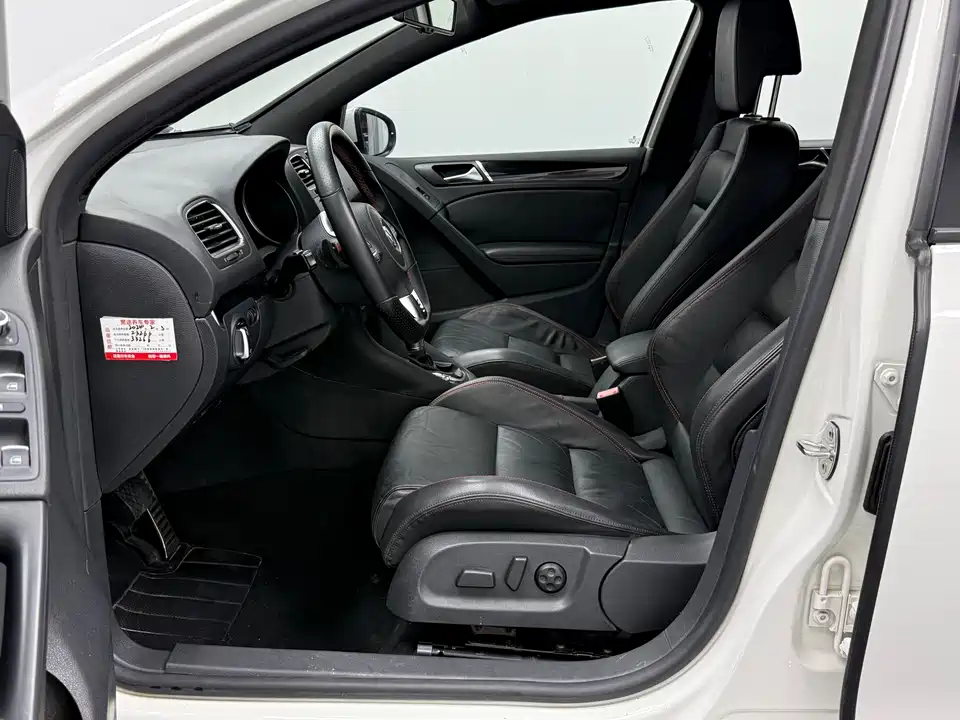 Volkswagen Golf GTI