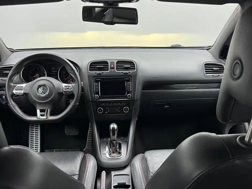 Volkswagen Golf GTI