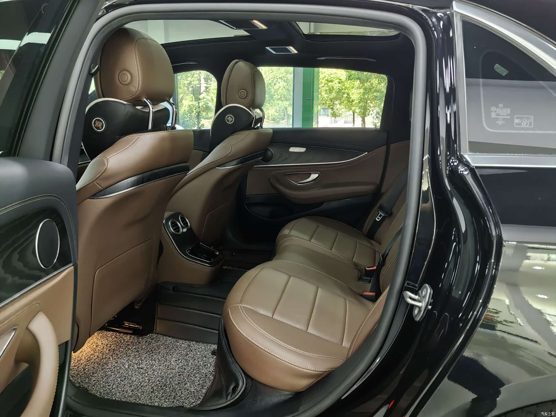 Mercedes-Benz E-Class, 2022 9