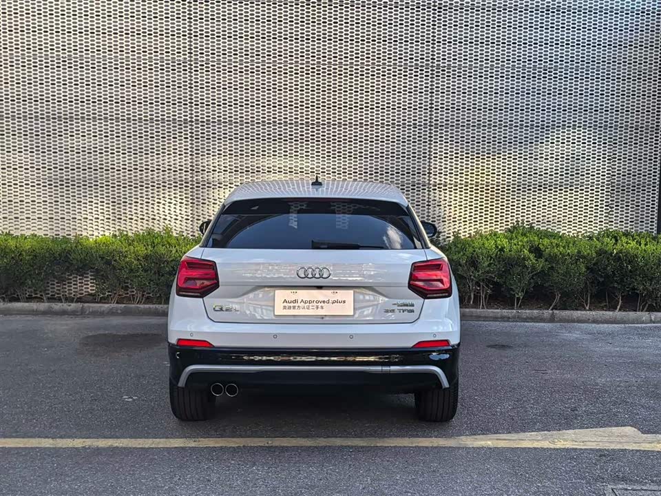 Audi Q2L