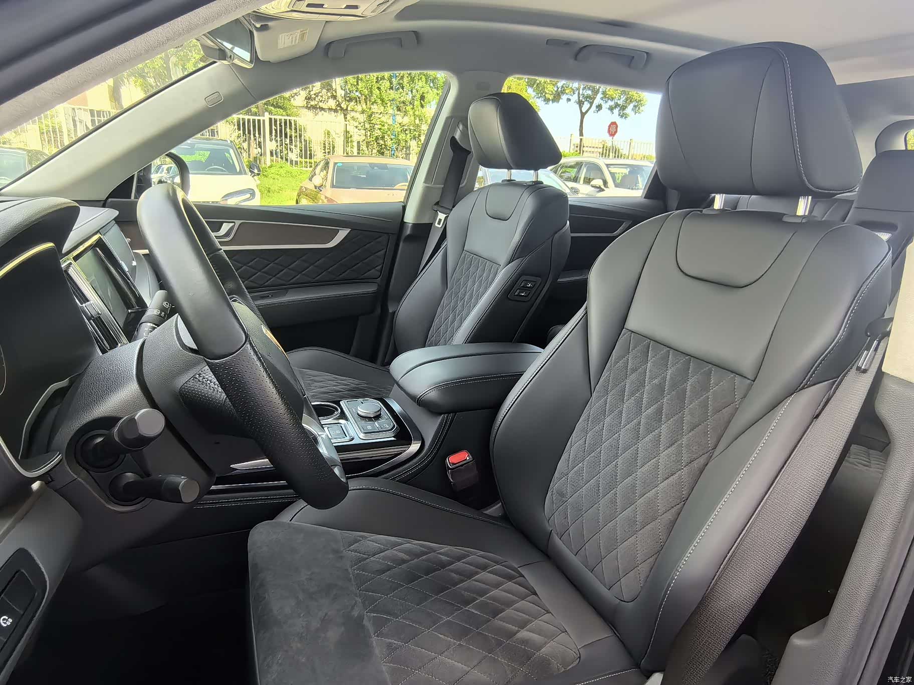 Hongqi HS7, 2022 8