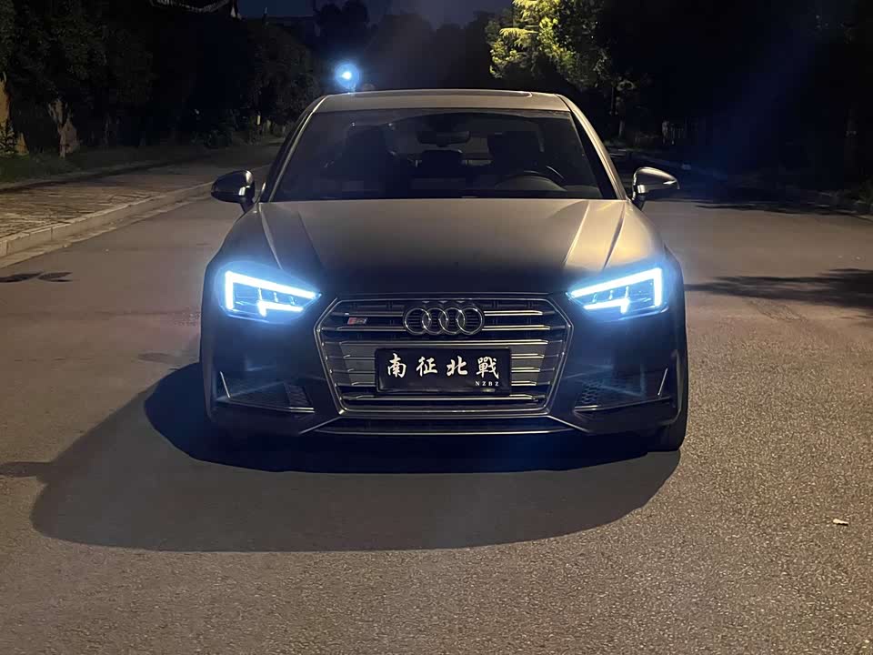 Audi S4 Audi S4