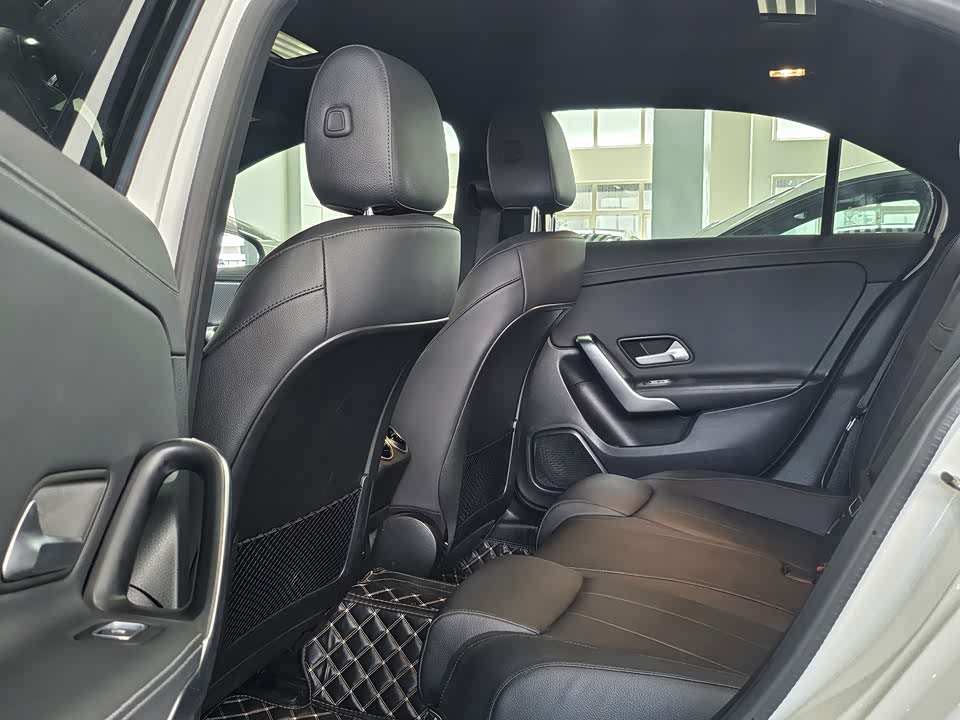 Mercedes-Benz Class A Mercedes-Benz Class A