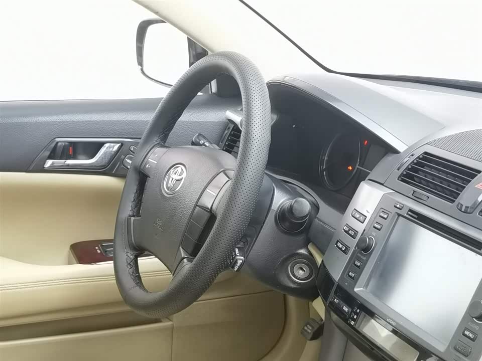 Toyota Reiz