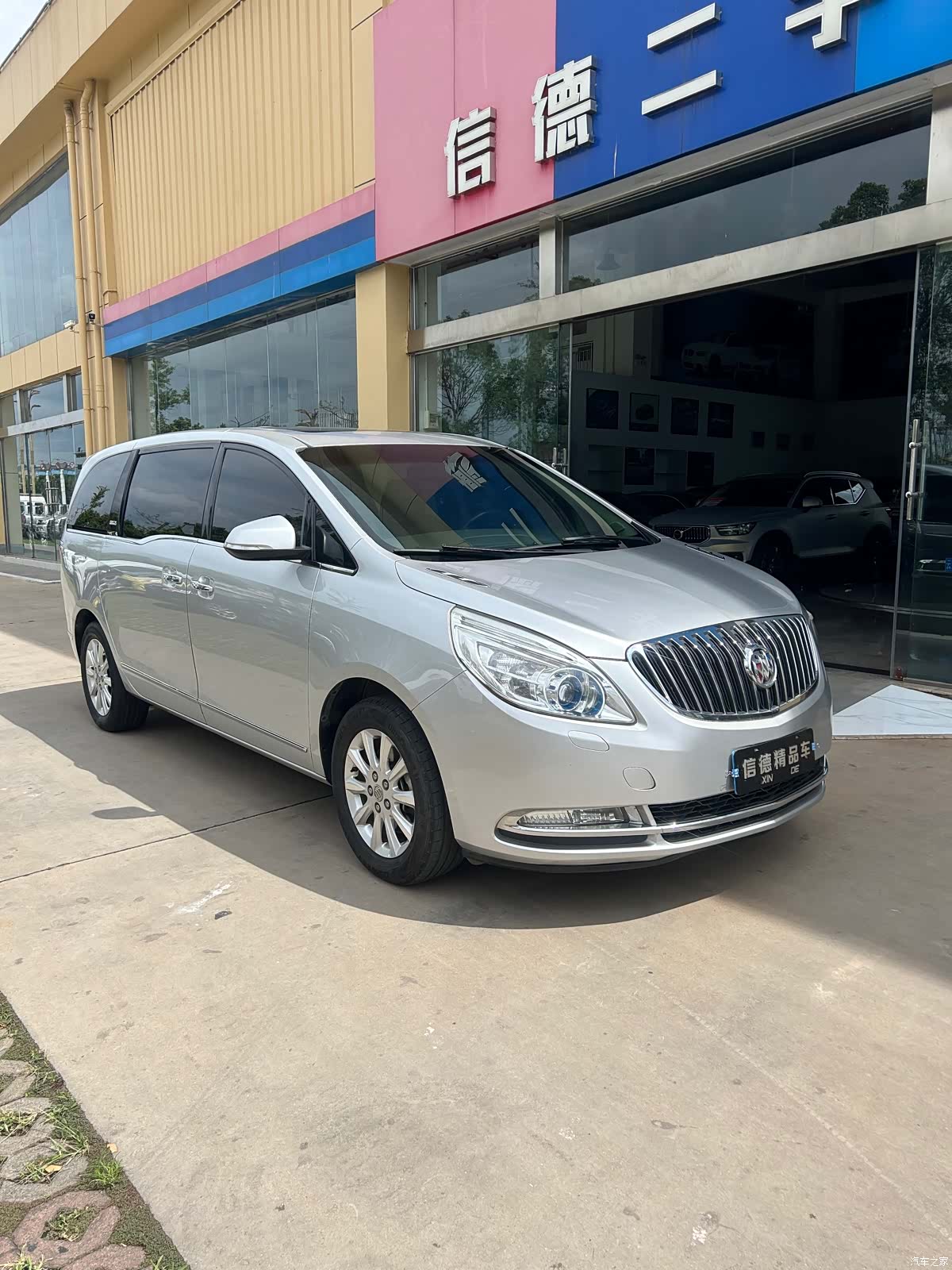Buick GL8, 2012 2