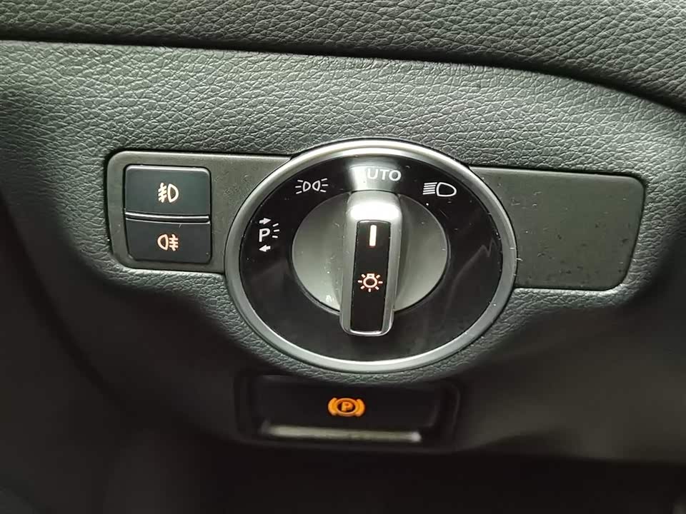 Mercedes-Benz GLA Mercedes-Benz GLA