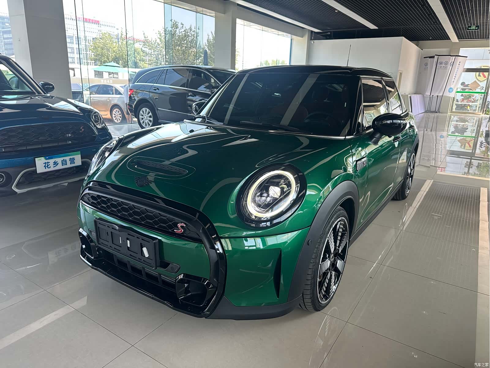 Mini Cooper, 2024 3