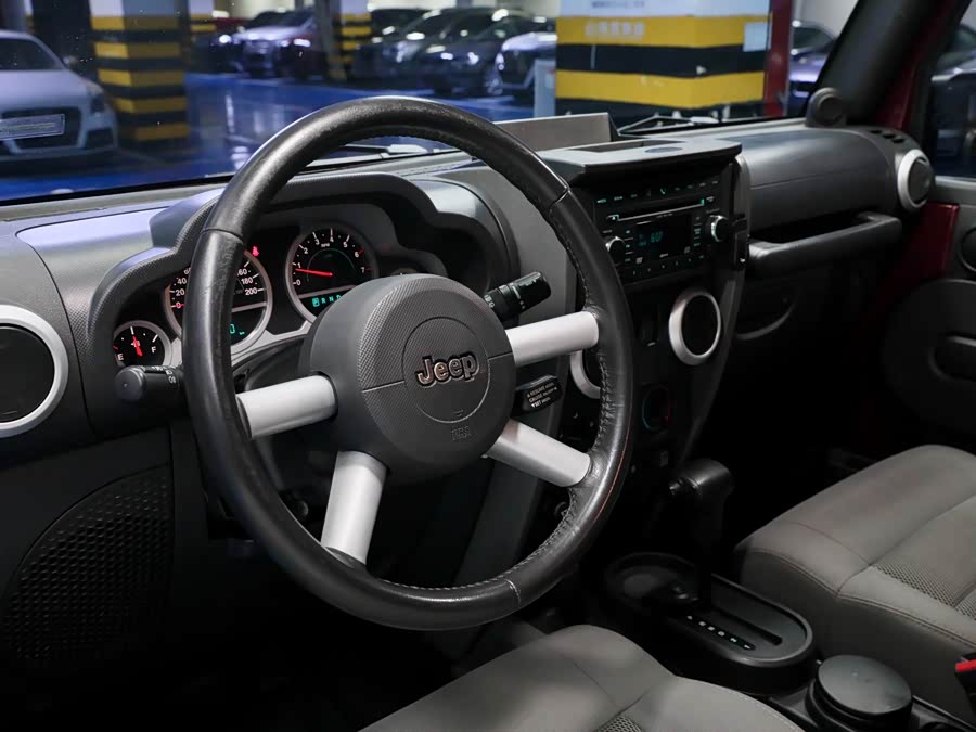 Jeep Wrangler 2010, фото 11