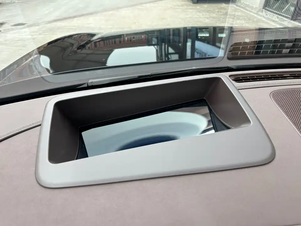 AITO Ask the world M9