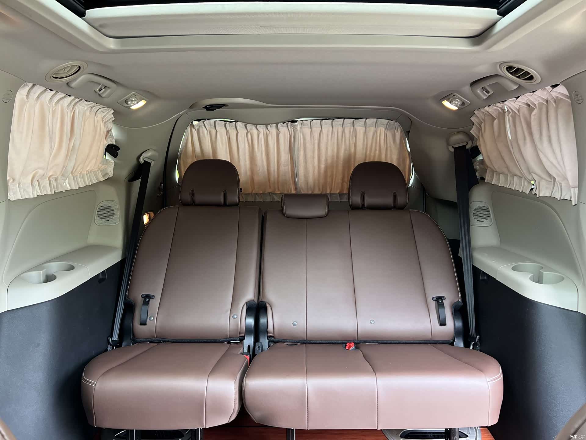 Toyota Sienna, 2017 16