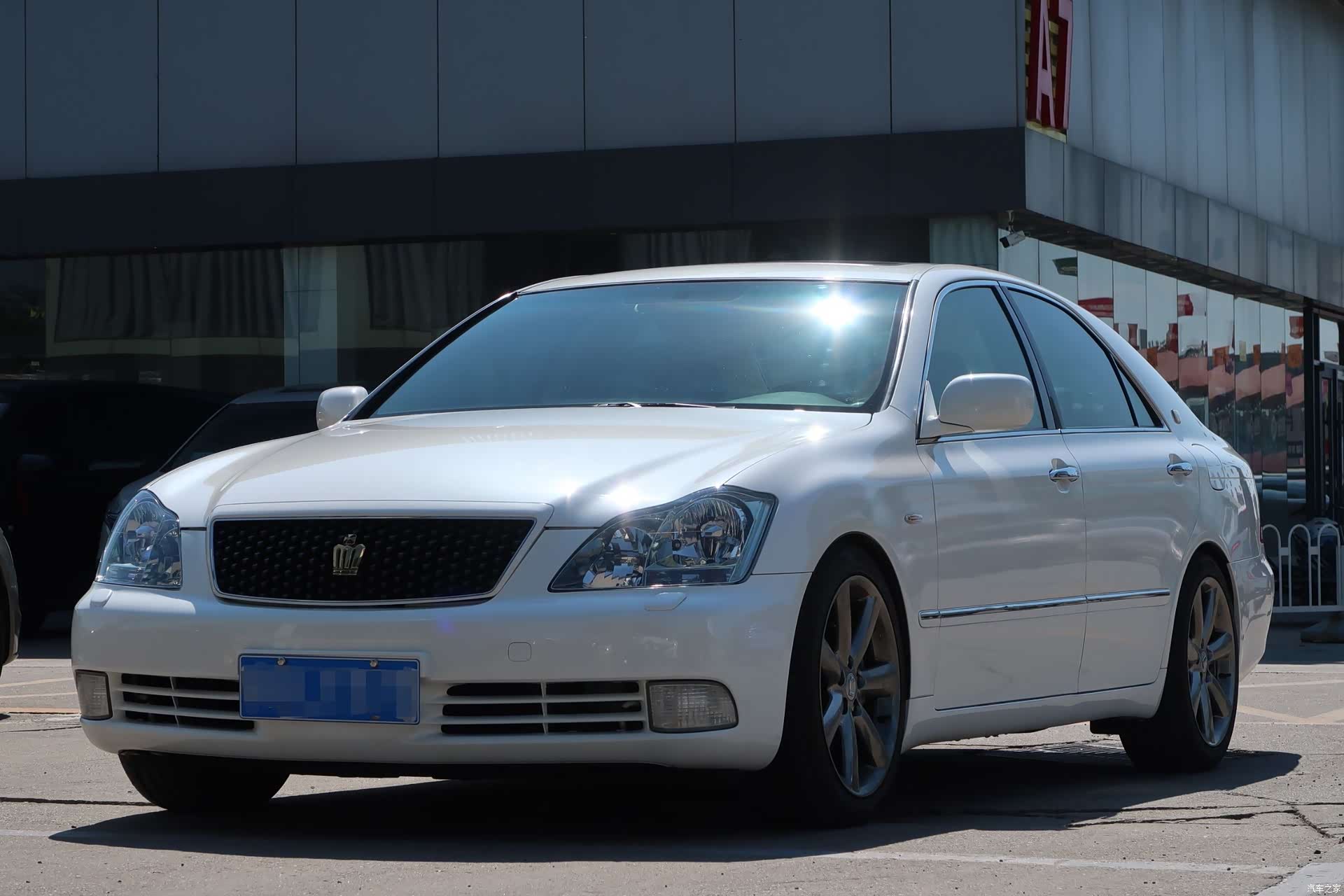Toyota Crown, 2008 1