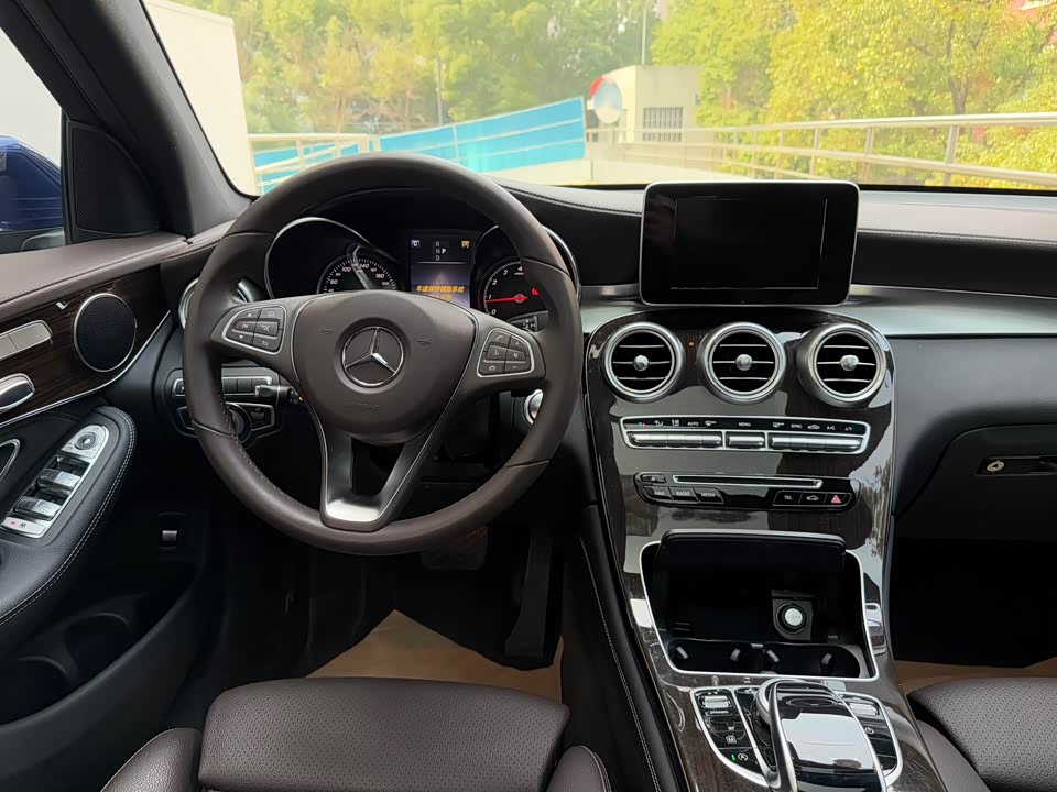 Mercedes-Benz GLC Mercedes-Benz GLC