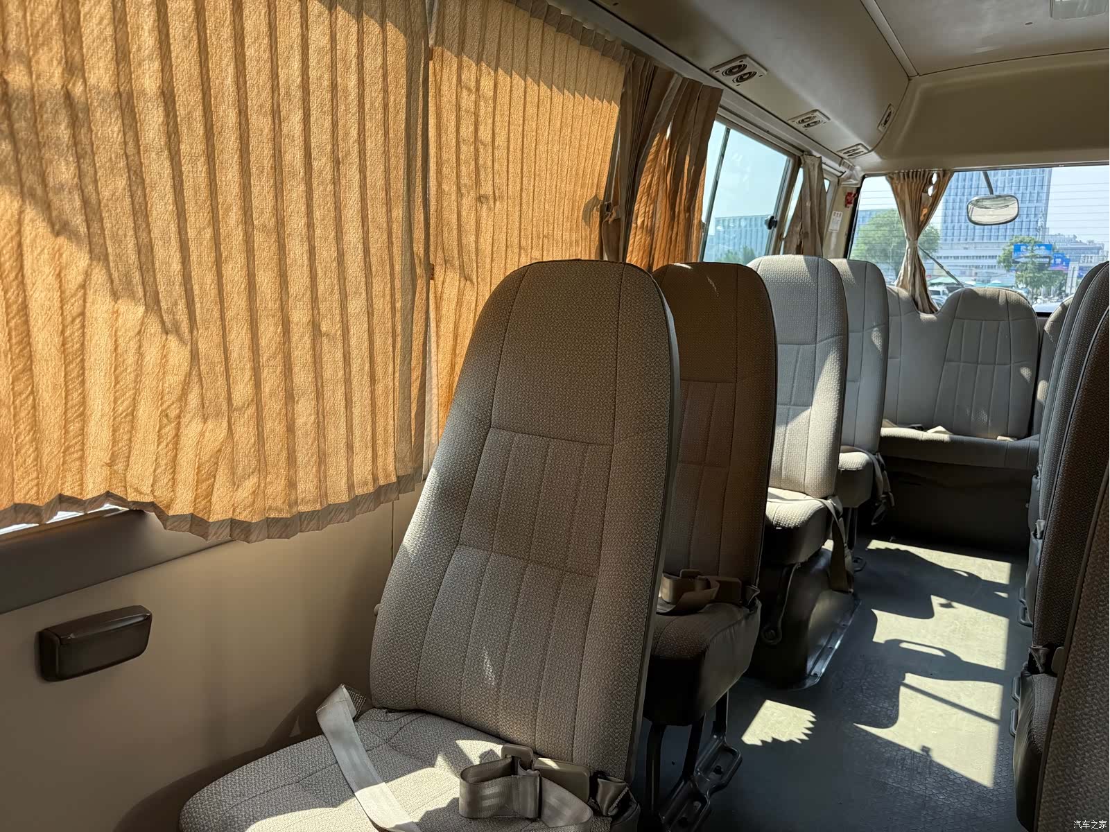 Toyota Coaster, 2009 8