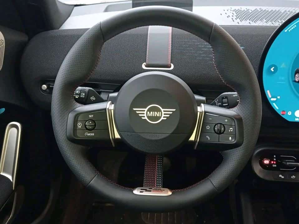 MINI Electric ACEMAN
