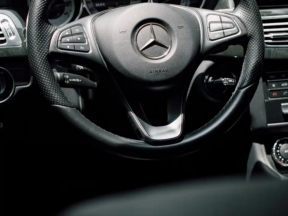 Mercedes-Benz CLS Mercedes-Benz CLS