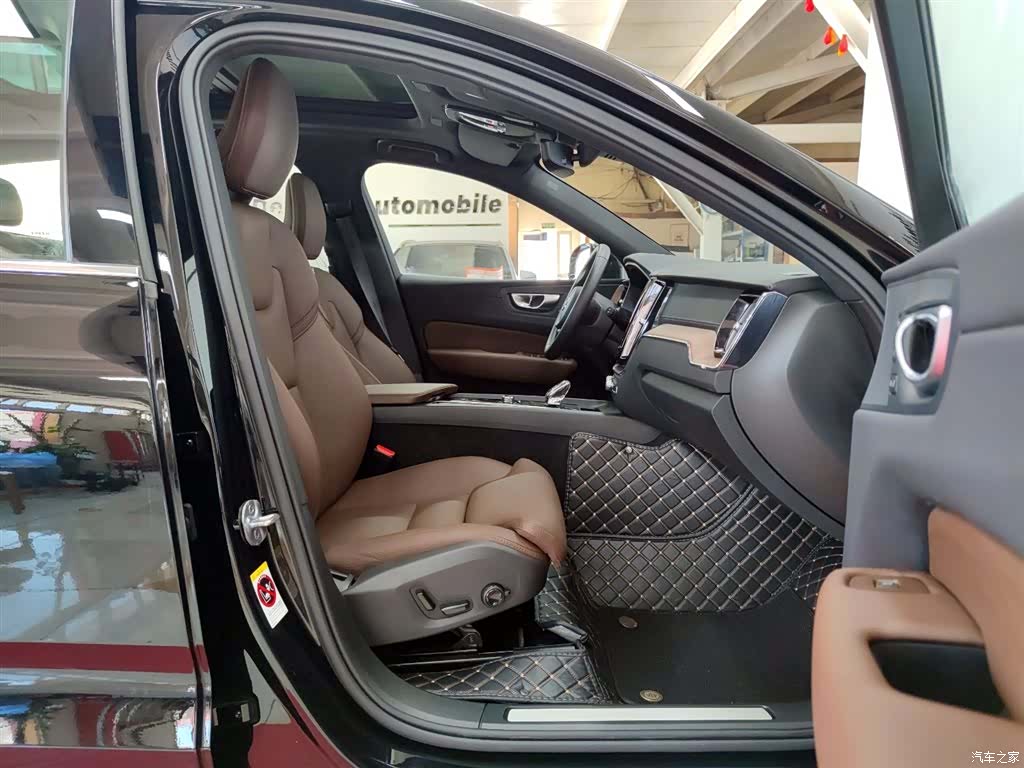 Volvo XC60, 2024 8