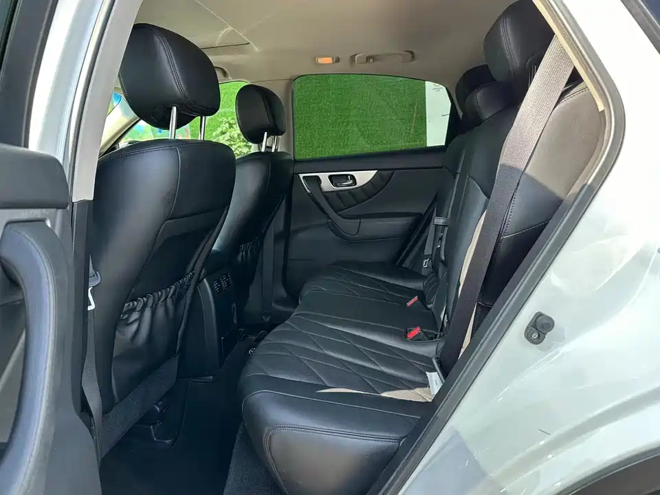 Infiniti QX70 Infiniti QX70