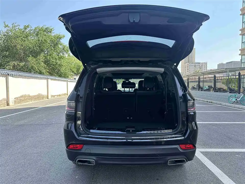 Jeep Grand Commander