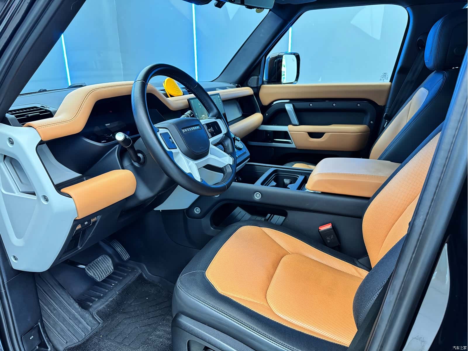 Land Rover Defender, 2023 10