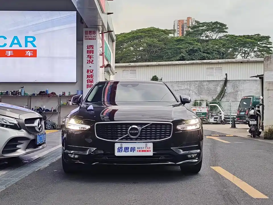 Volvo S90