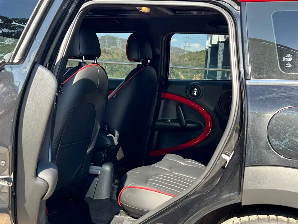 MINI JCW COUNTRYMAN