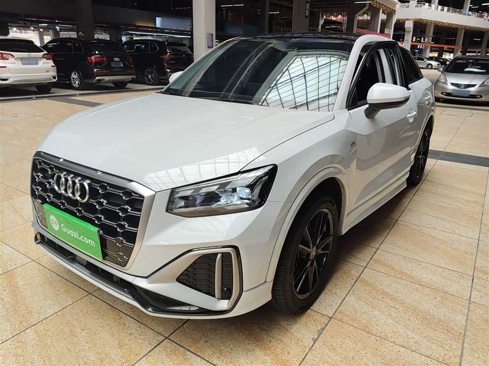 Audi Q2L