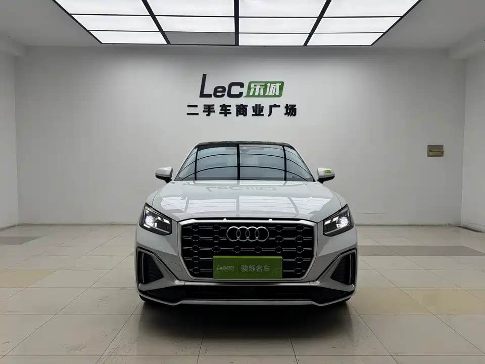 Audi Q2L