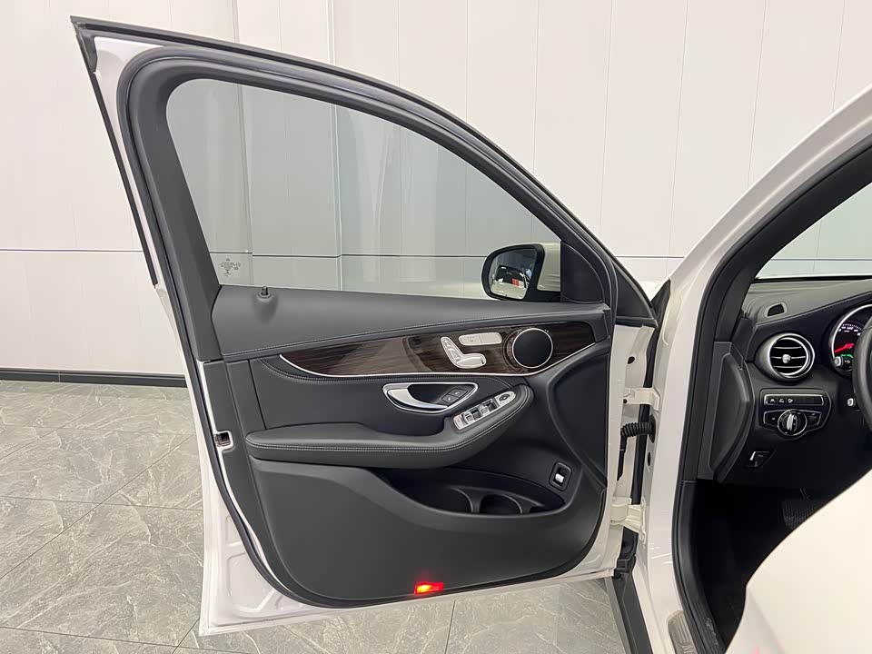 Mercedes-Benz GLC Mercedes-Benz GLC