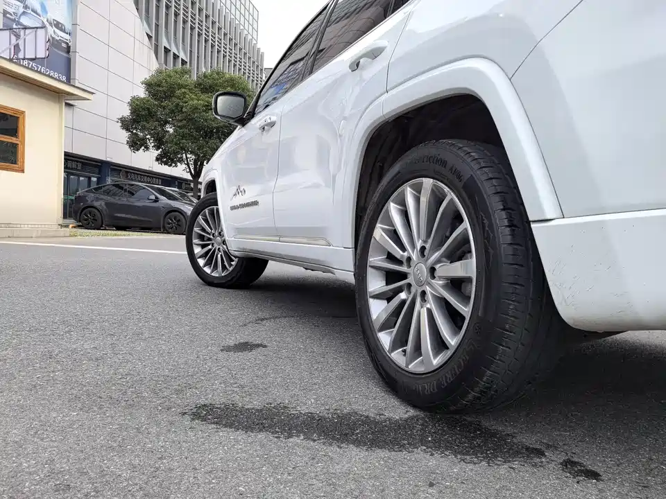 Jeep Grand Commander