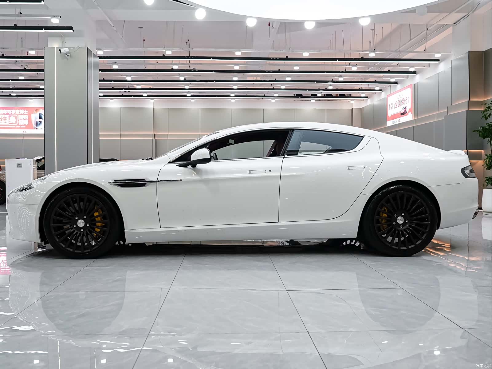 Aston Martin Rapide, 2014 8