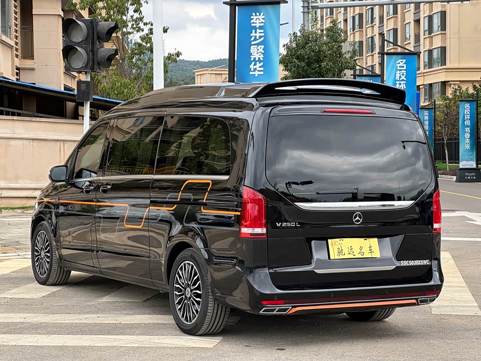 Mercedes-Benz V-class