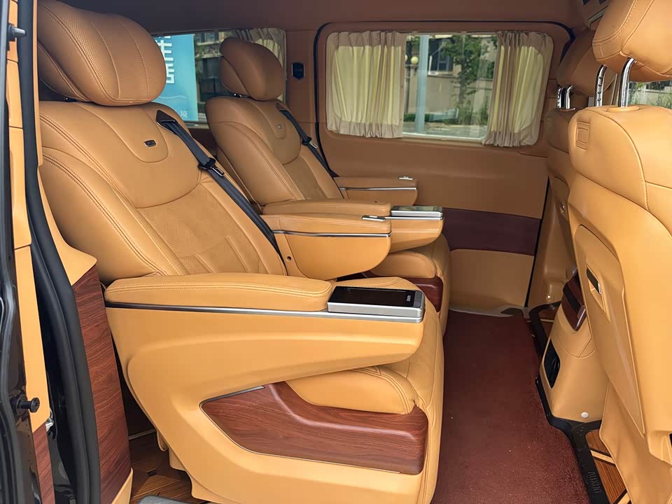 Mercedes-Benz V-class