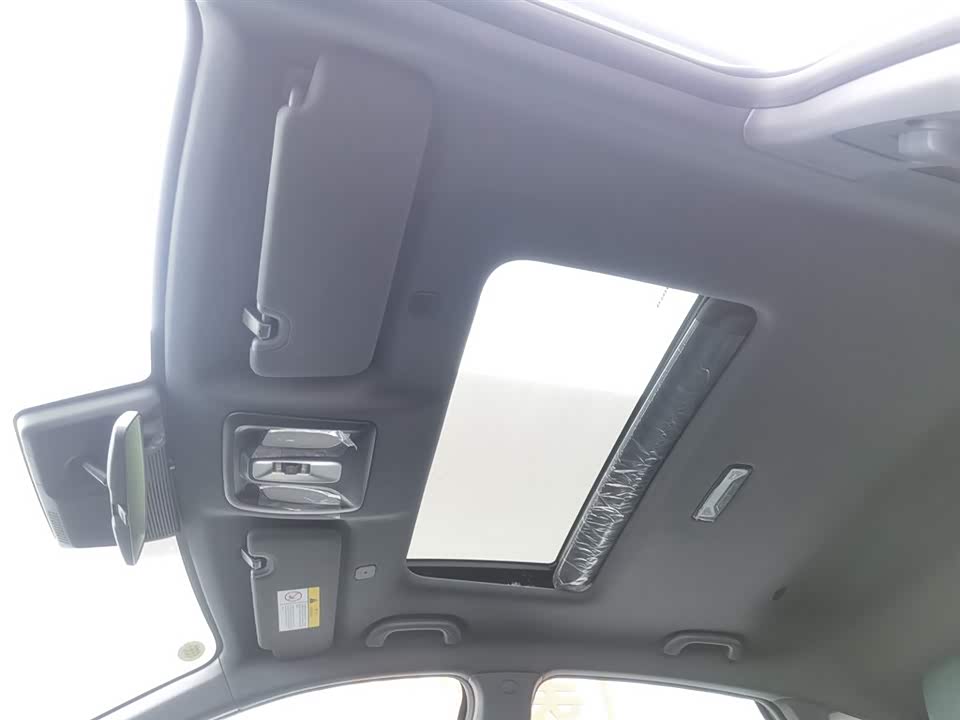 Changan UNI-V Smart iDD Changan UNI-V Smart iDD
