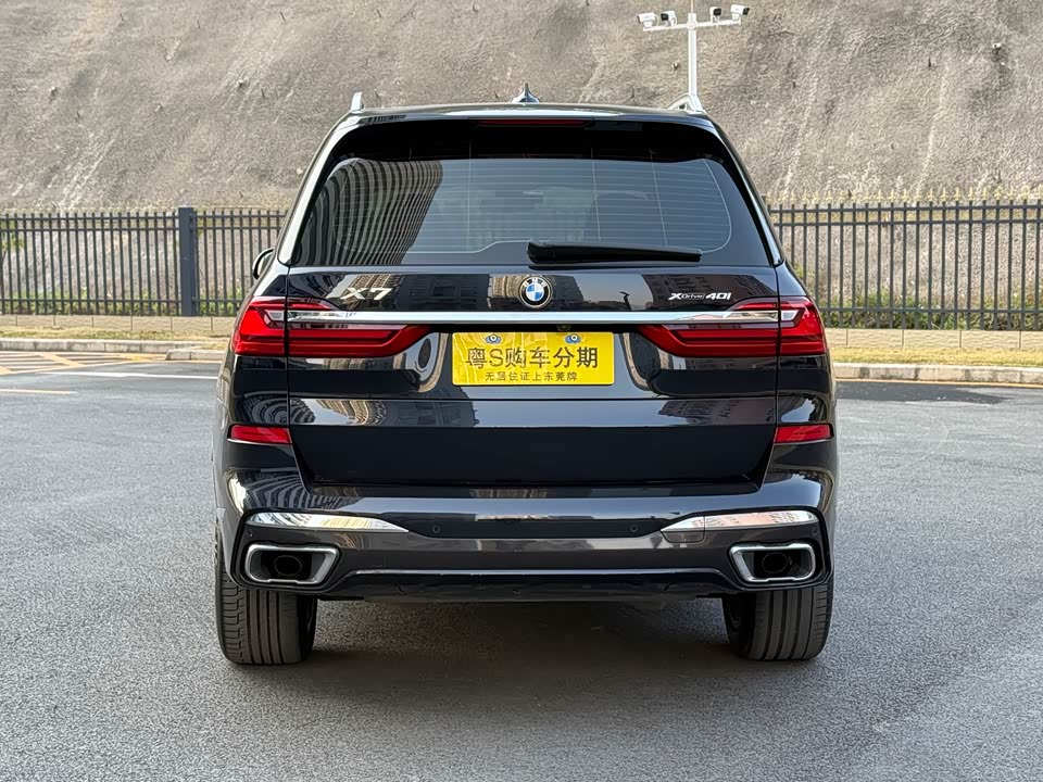 BMW X7