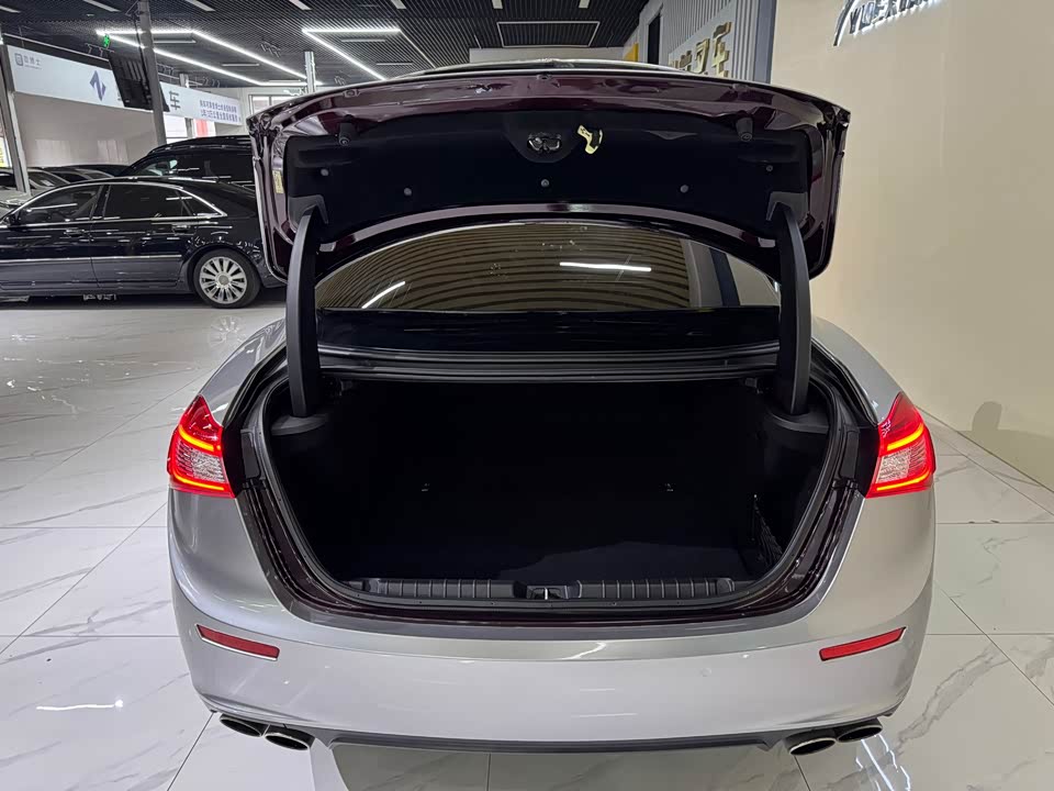 Maserati Ghibli Maserati Ghibli