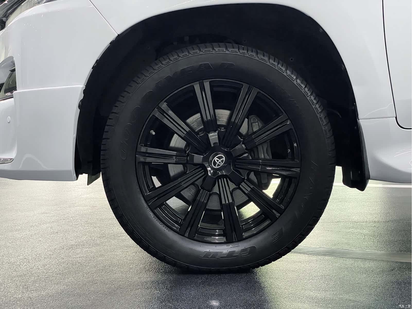Toyota Land Cruiser, 2019 13