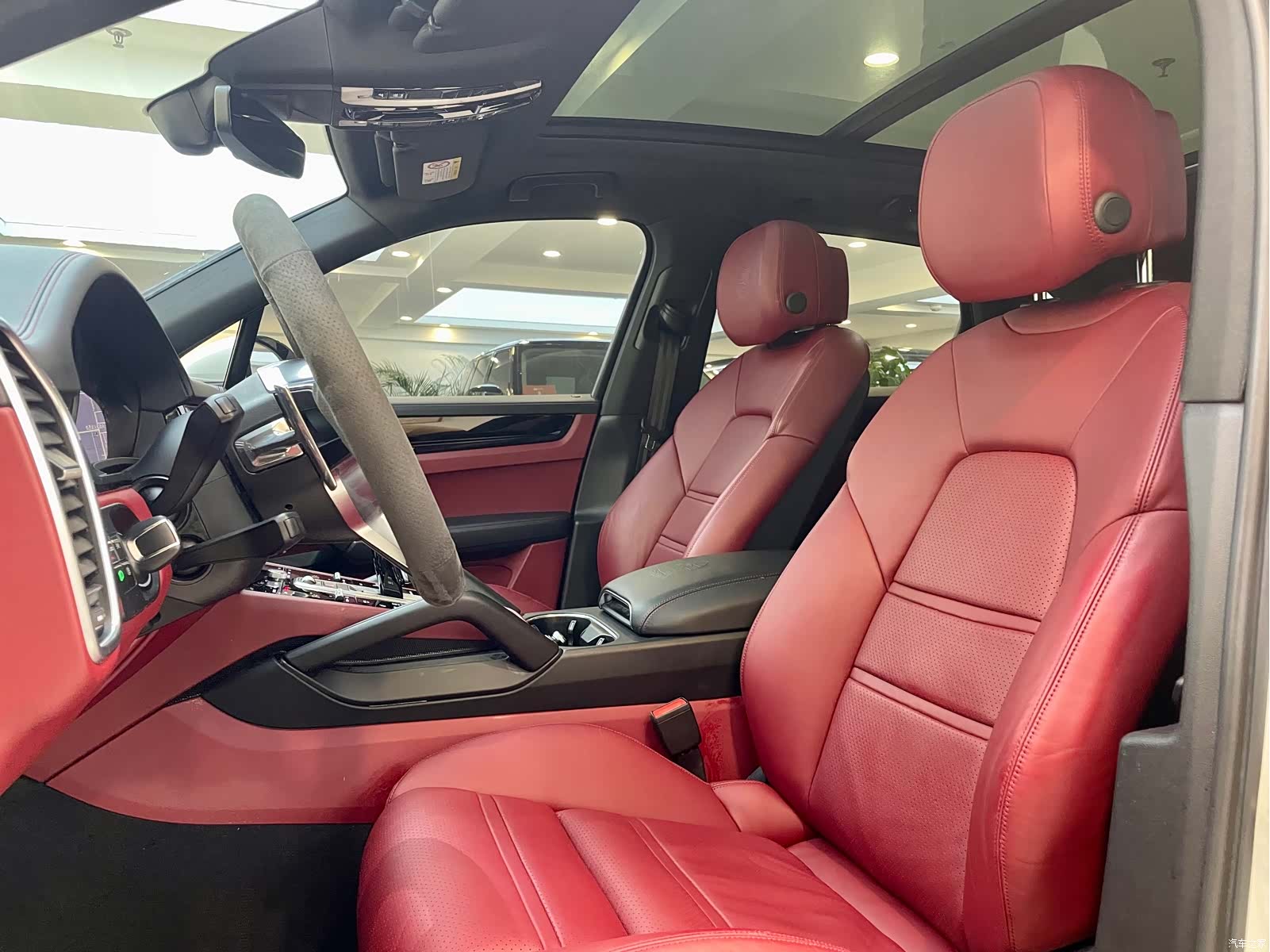 Porsche Cayenne, 2019 все фото