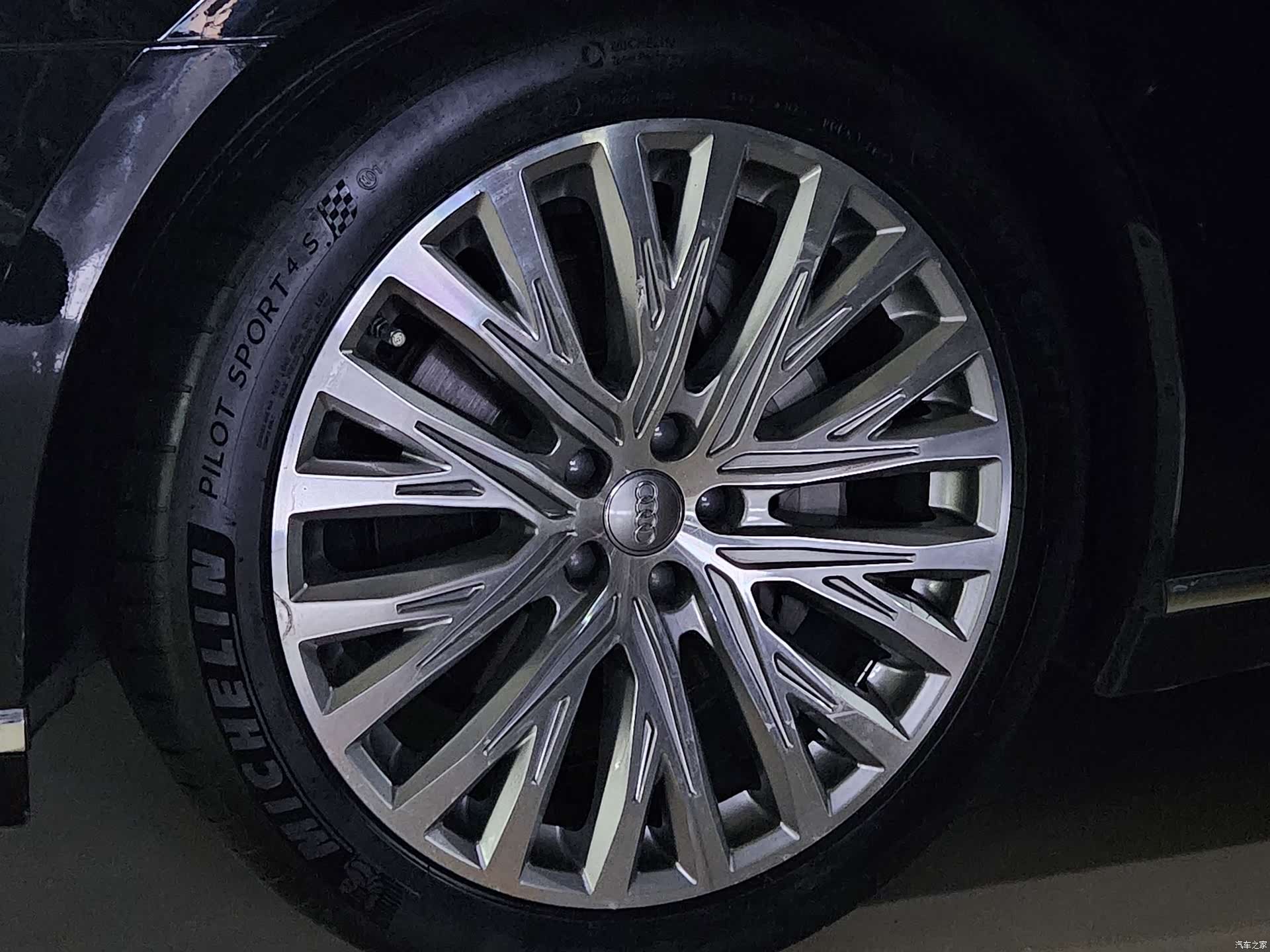 Audi A8L, 2022 19