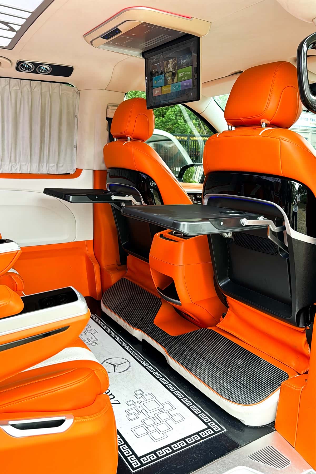 Mercedes-Benz 7, 2024 14