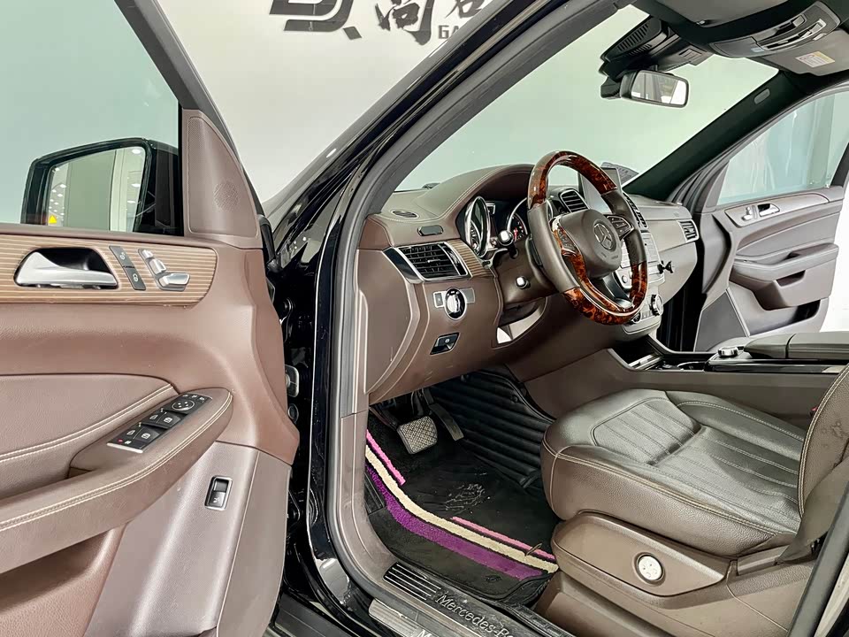 Mercedes-Benz GLE Mercedes-Benz GLE
