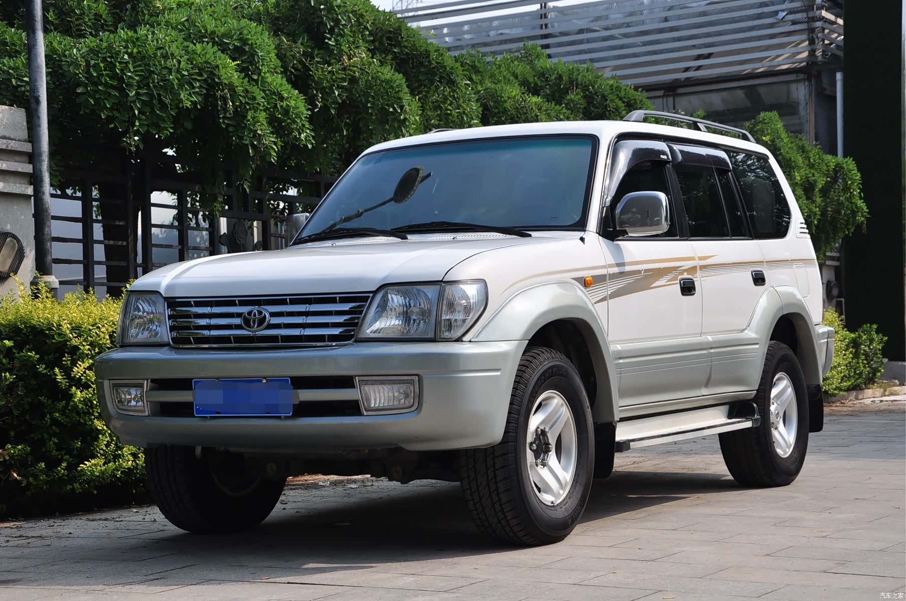 Toyota Prado, 2002 1