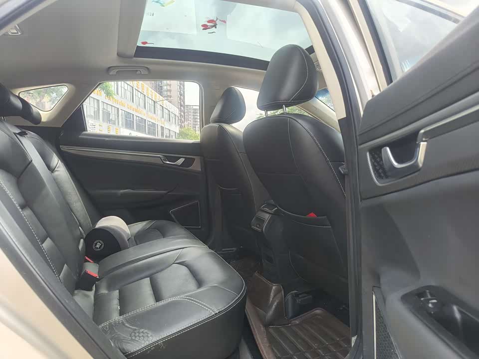 Geely Emgrand GS