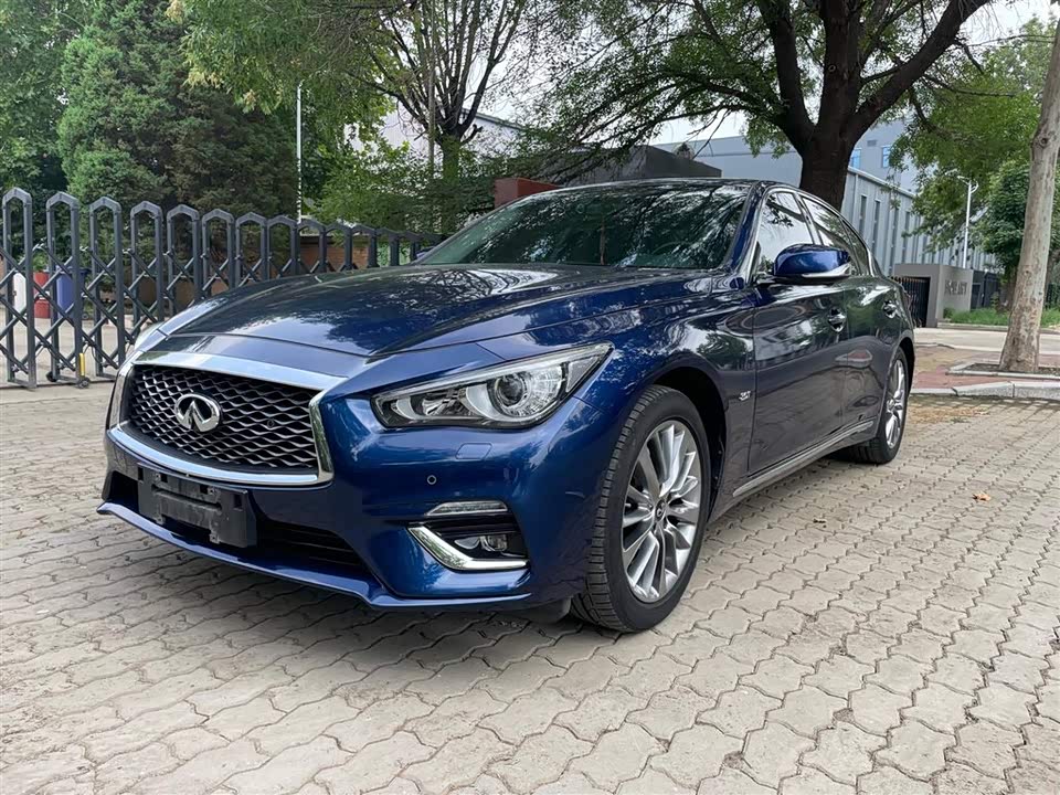 Infiniti Q50L