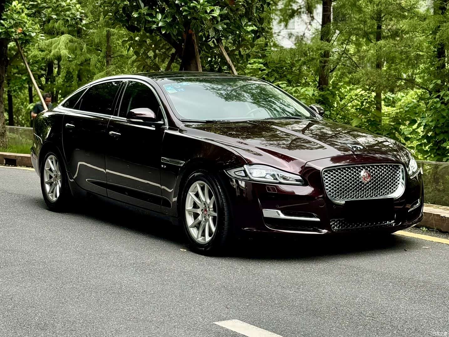 Jaguar XJ, 2016 3