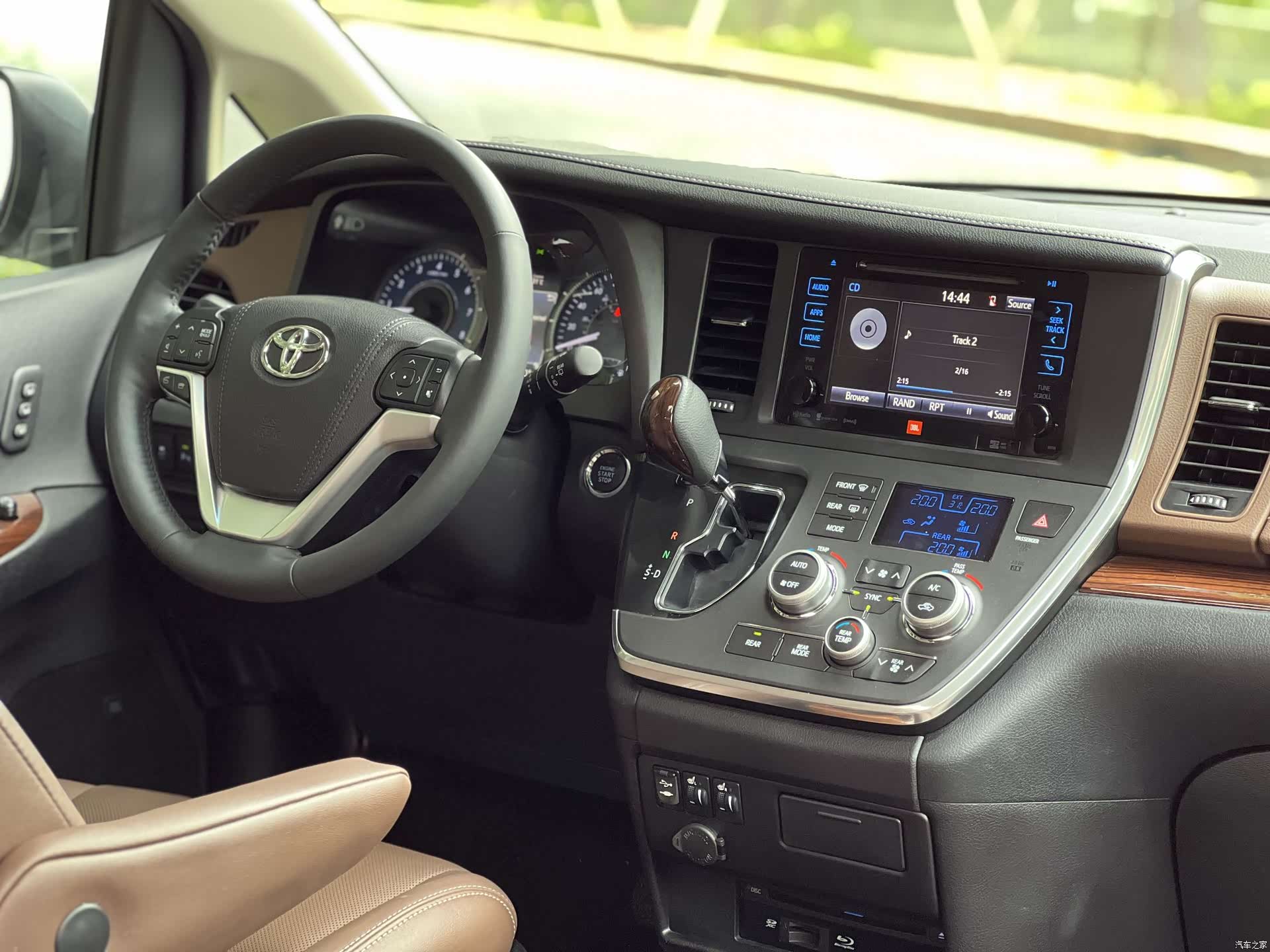 Toyota Sienna, 2017 12