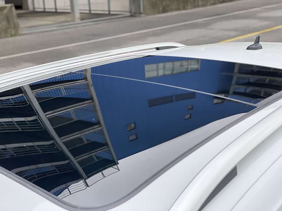 Volkswagen T-ROC exploring Songs Volkswagen T-ROC exploring Songs